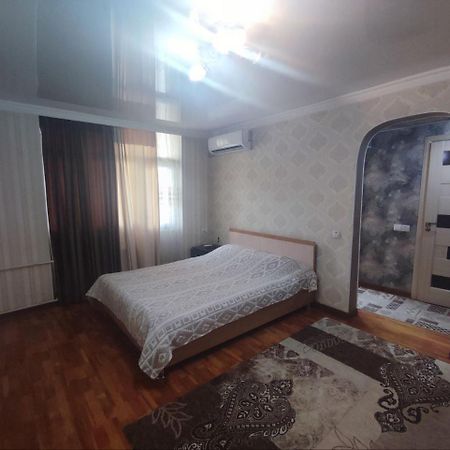 Комфортная Квартира Для 2Х Персон Apartment Bishkek Bagian luar foto