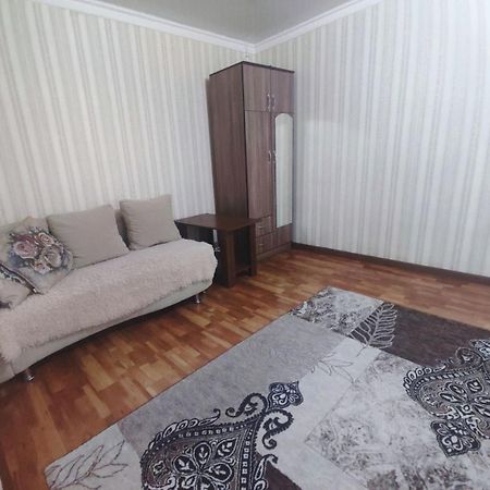 Комфортная Квартира Для 2Х Персон Apartment Bishkek Bagian luar foto