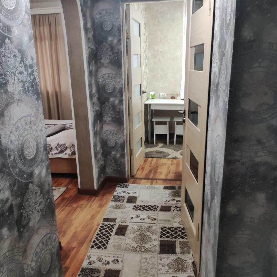 Комфортная Квартира Для 2Х Персон Apartment Bishkek Bagian luar foto