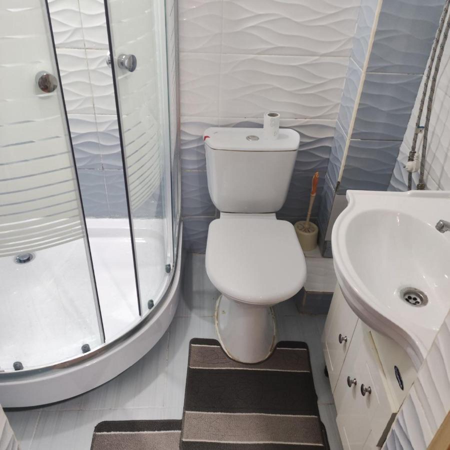 Комфортная Квартира Для 2Х Персон Apartment Bishkek Bagian luar foto