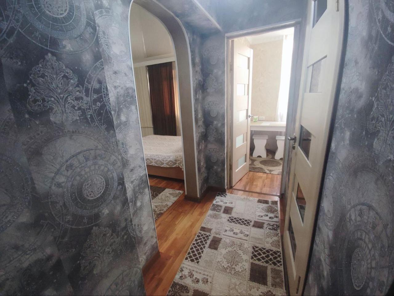 Комфортная Квартира Для 2Х Персон Apartment Bishkek Bagian luar foto