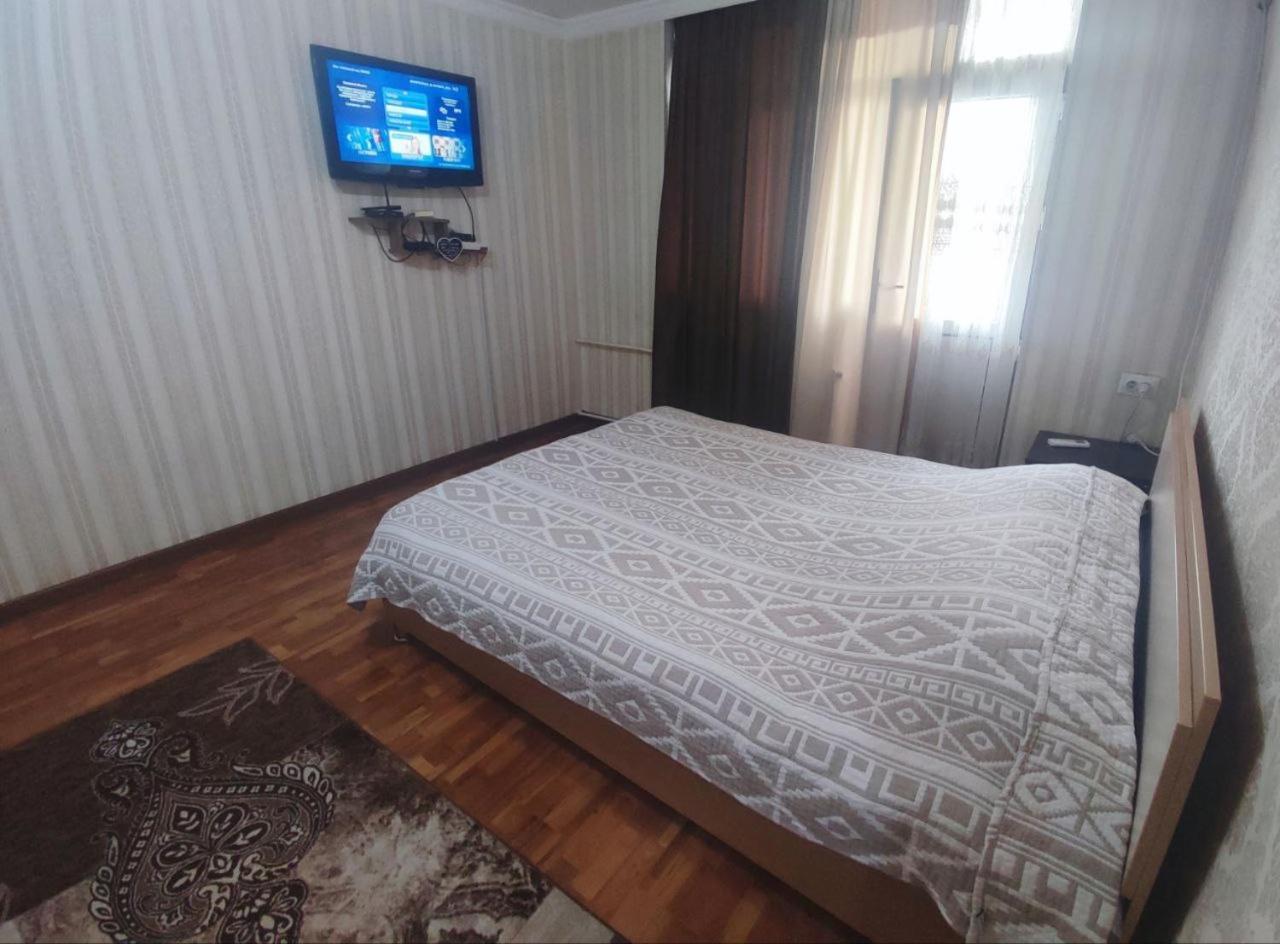 Комфортная Квартира Для 2Х Персон Apartment Bishkek Bagian luar foto