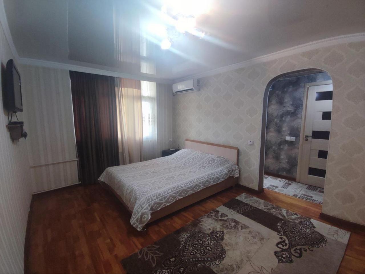 Комфортная Квартира Для 2Х Персон Apartment Bishkek Bagian luar foto