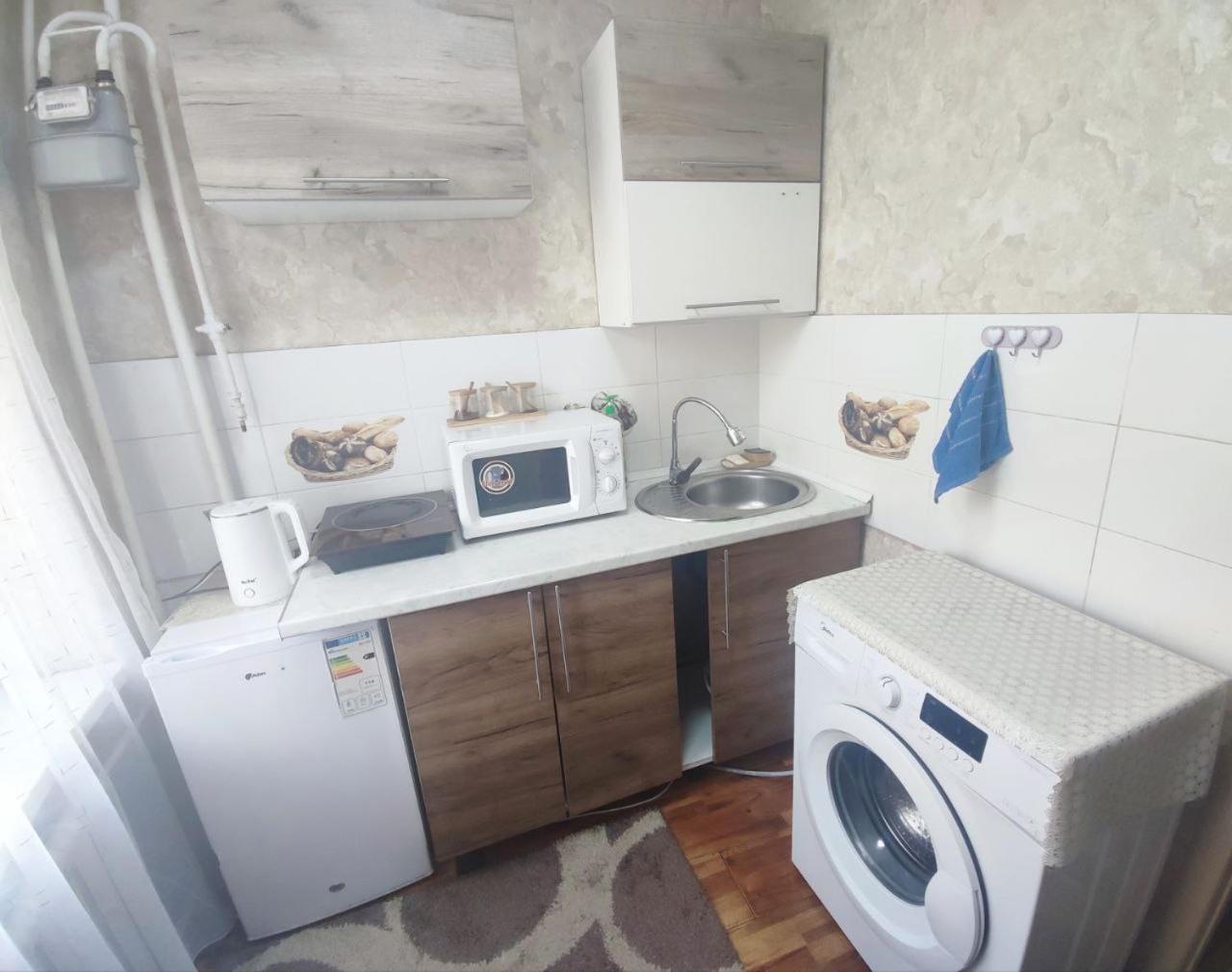 Комфортная Квартира Для 2Х Персон Apartment Bishkek Bagian luar foto